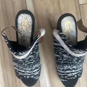 Sbicca Monochrome Textured Mules